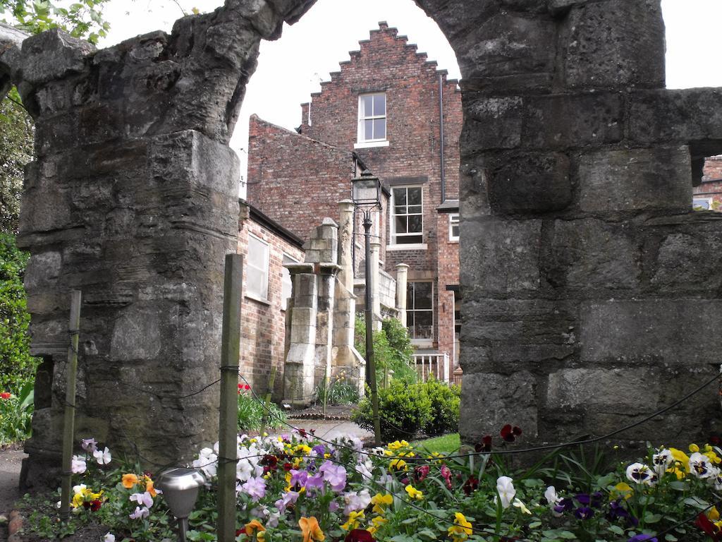 Готель The York Priory Екстер'єр фото