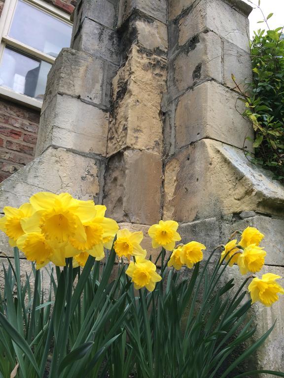 Готель The York Priory Екстер'єр фото