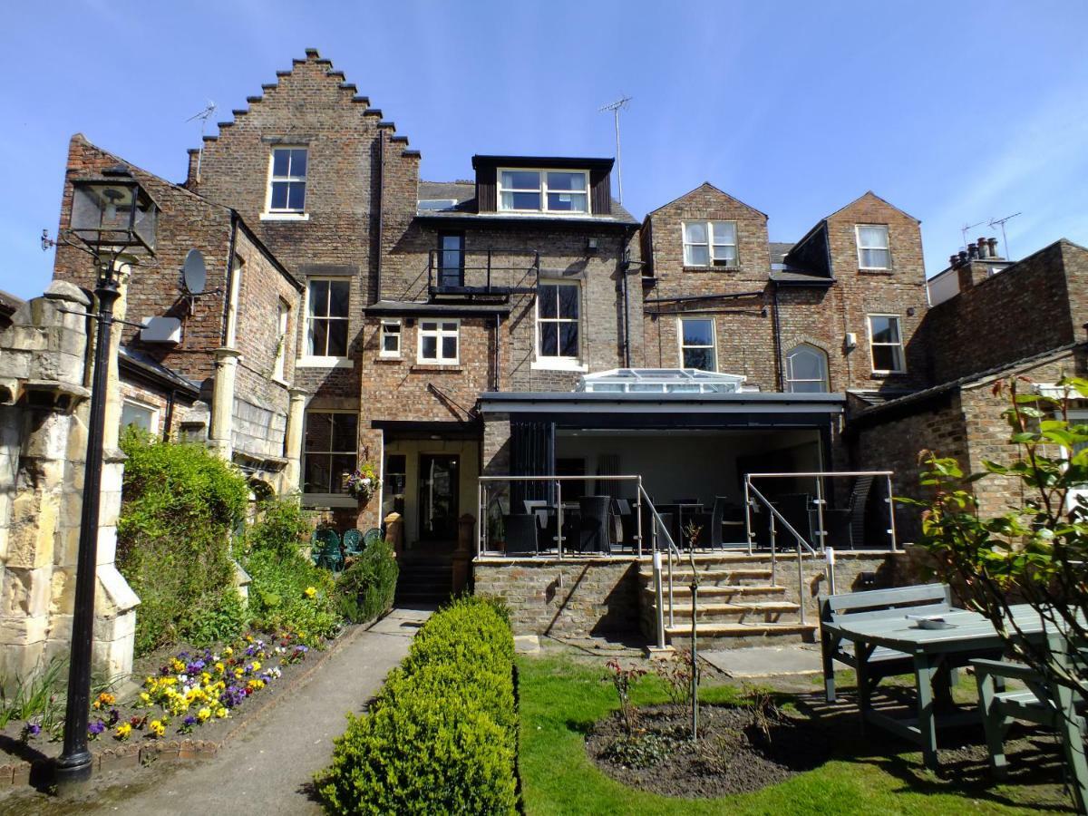 Готель The York Priory Екстер'єр фото